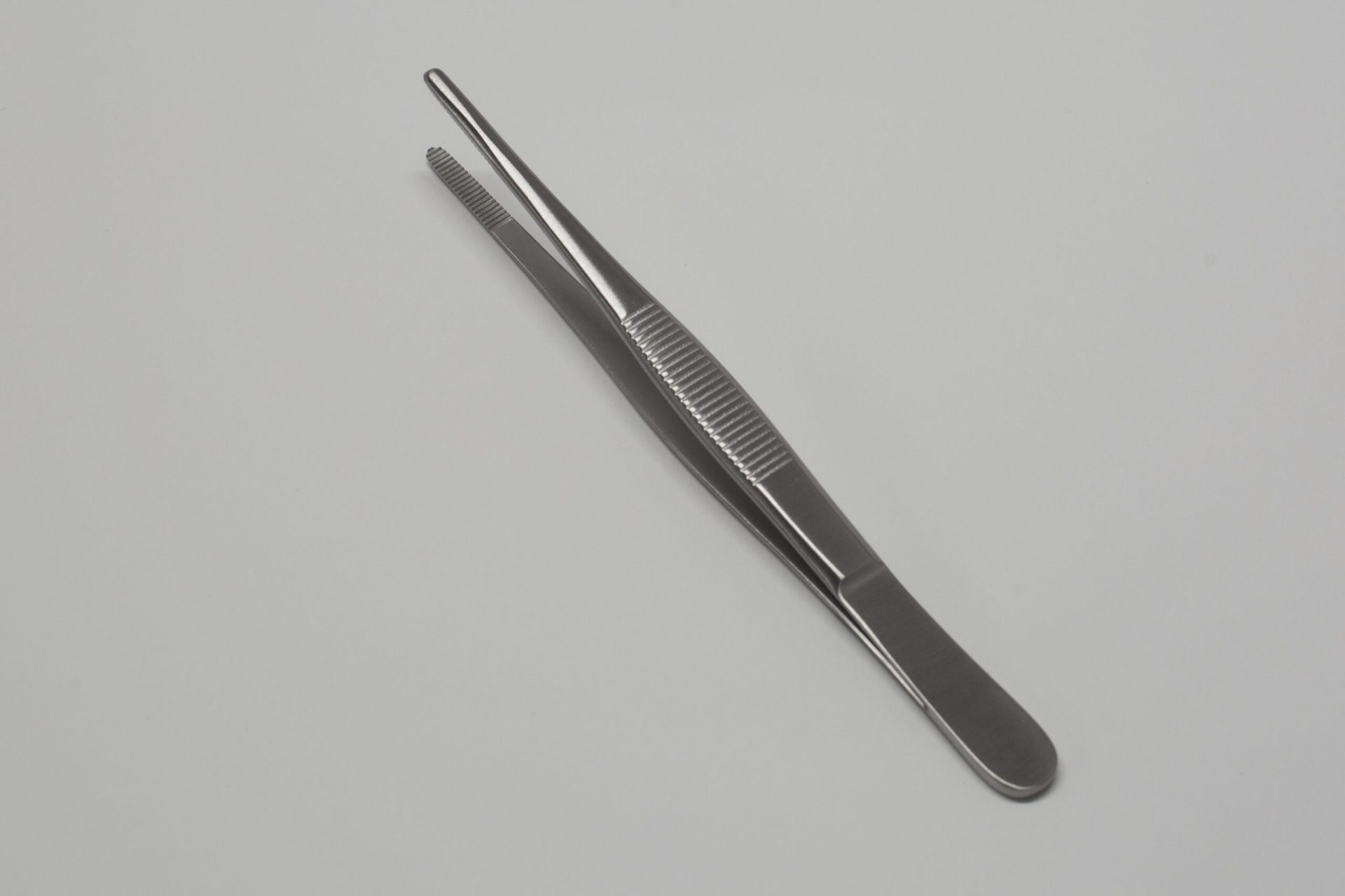Standard Dressing Forceps Straight, 11.5cm - Image 1